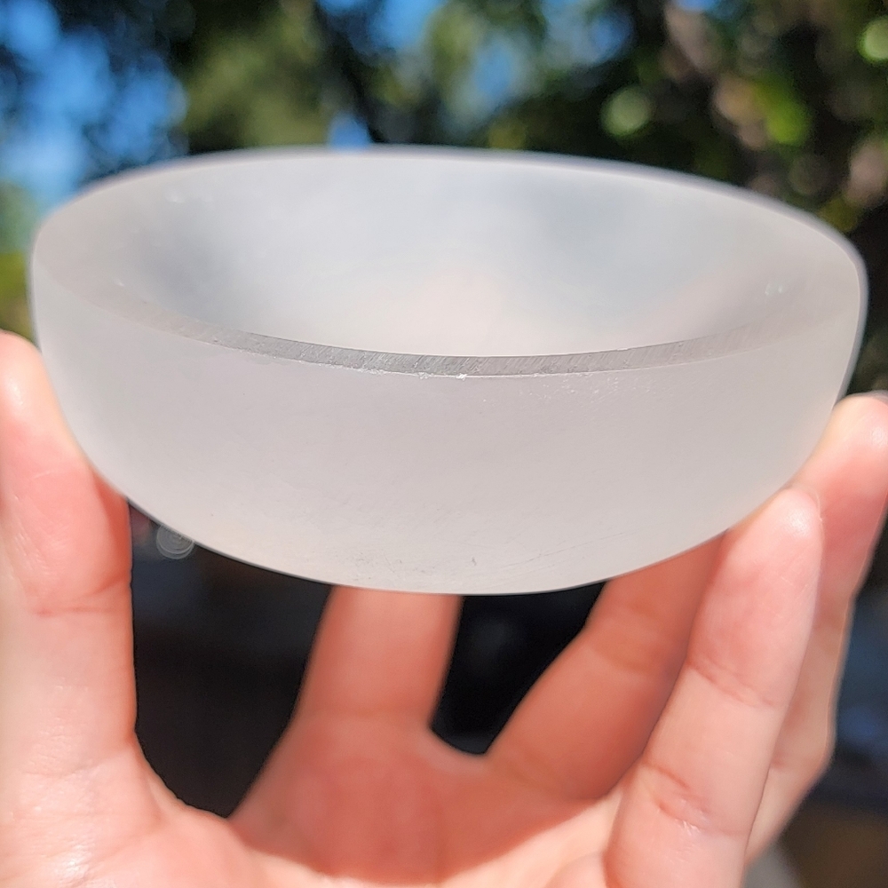NEW 3.6" diameter - 292g SELENITE BOWL